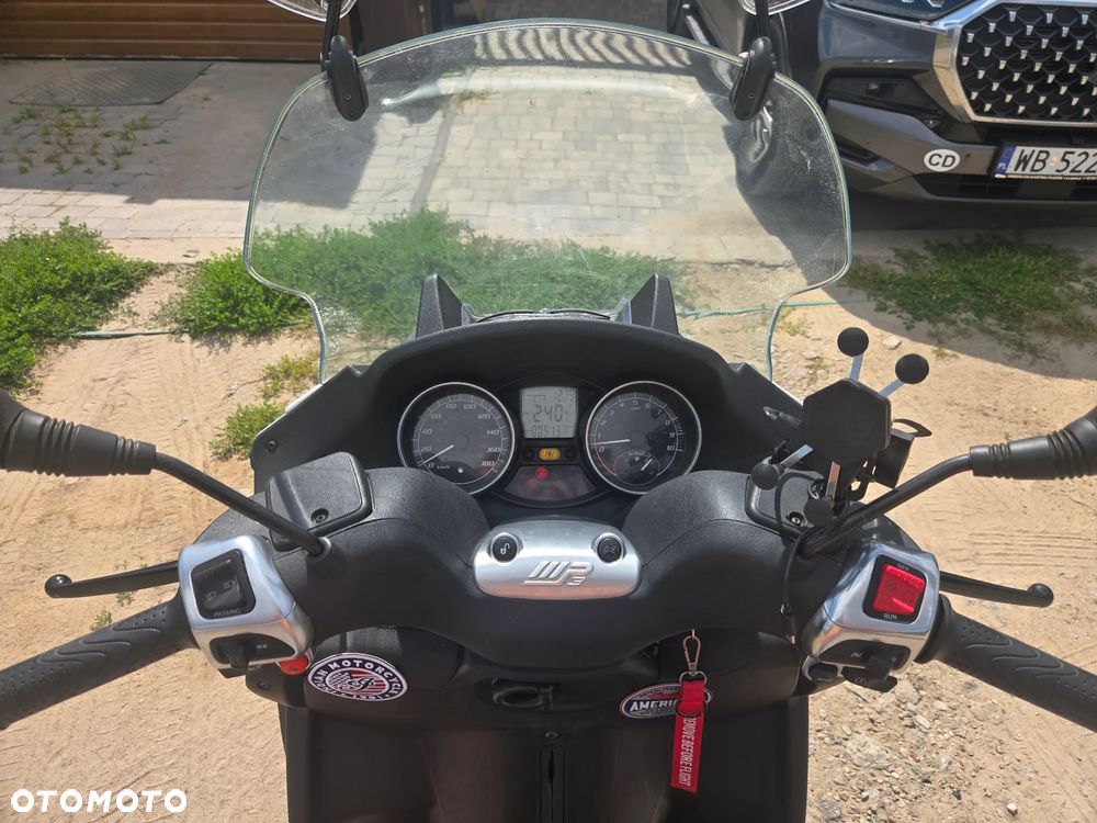 Piaggio MP-3 - 13