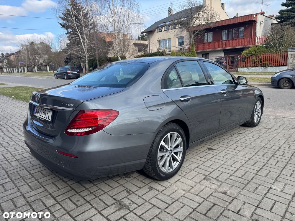 Mercedes-Benz Klasa E 220 d 4-Matic 9G-TRONIC - 5