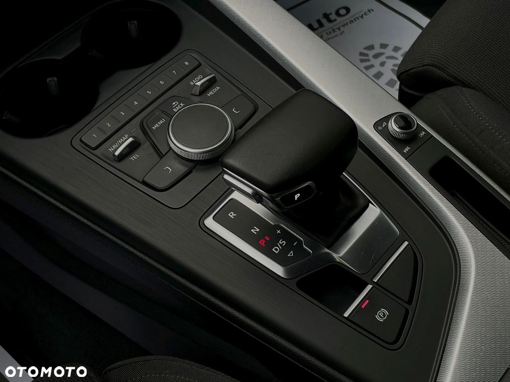 Audi A4 Avant 2.0 TDI ultra S tronic design - 32