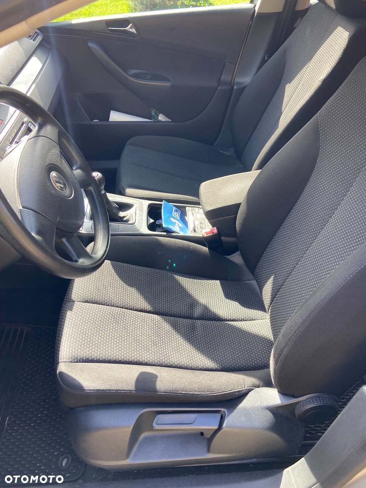Volkswagen Passat - 14