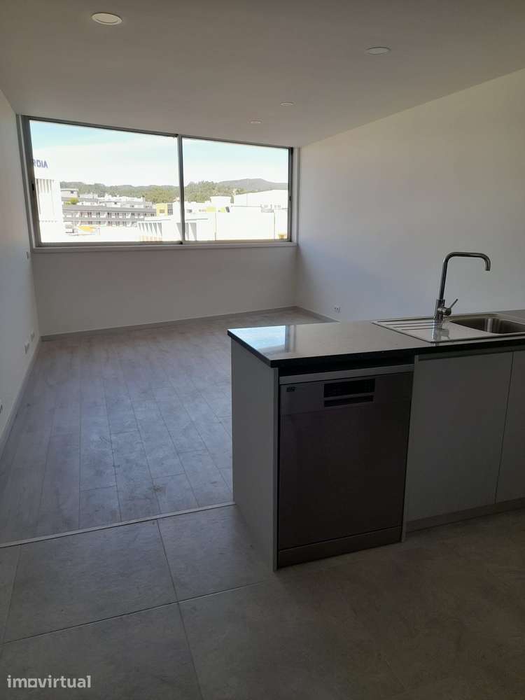 Apartamento T1 Novo com Ar Condicionado em Vila Verde - Grande imagem: 2/7