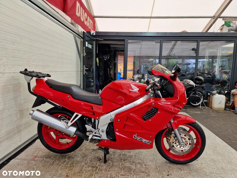 Honda VFR - 15