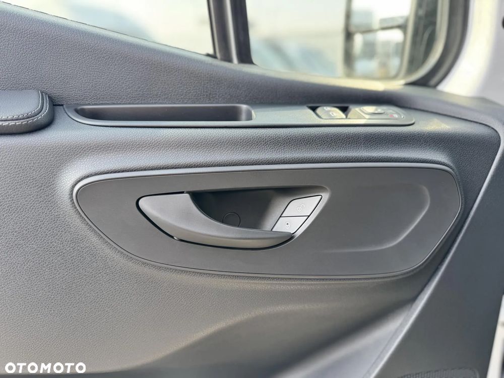 Mercedes-Benz Sprinter - 13