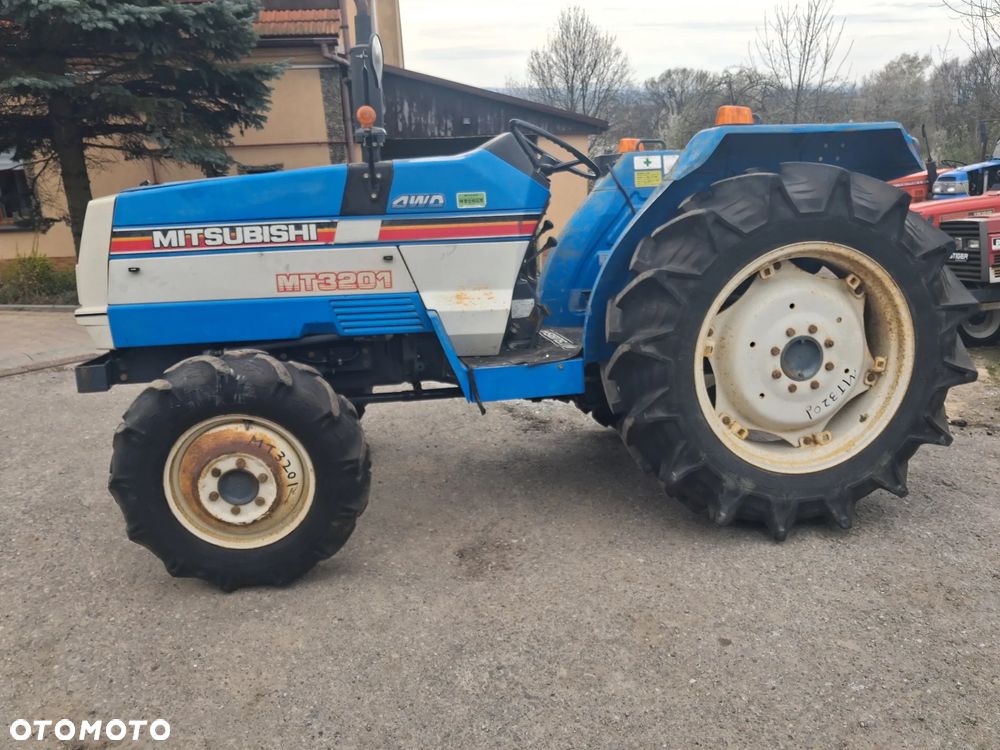 Mitsubishi Mt3201  4x4 - 1