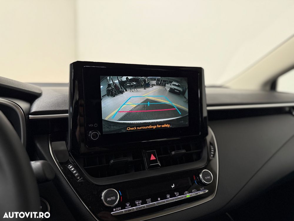 Toyota Corolla 1.8 HSD Eco - 11