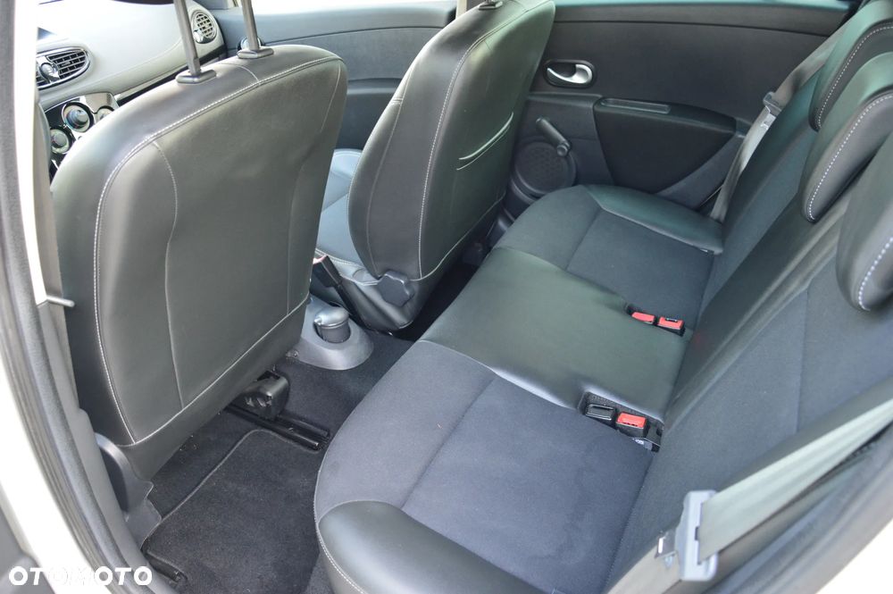 Renault Clio - 22