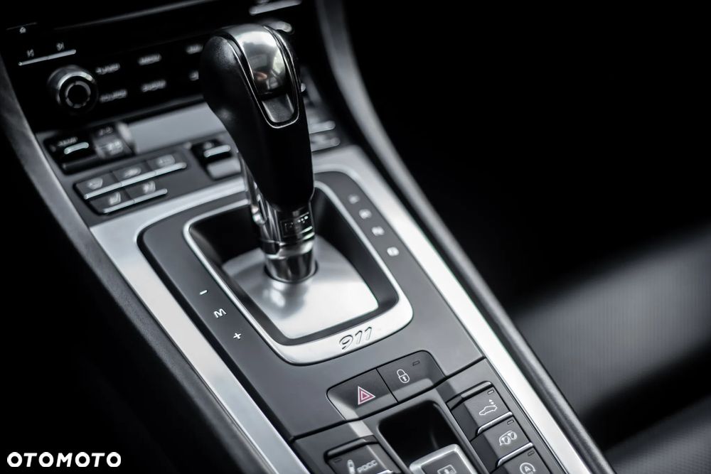 Porsche 911 Carrera S PDK - 24