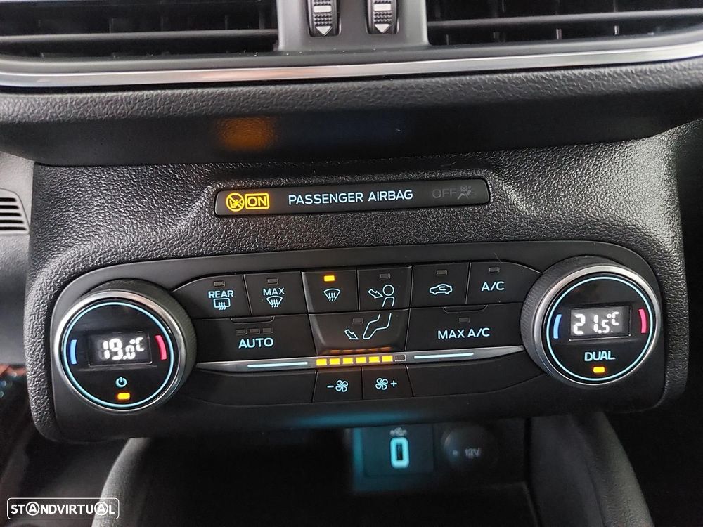 Ford Focus SW 1.5 TDCi EcoBlue Titanium - 29