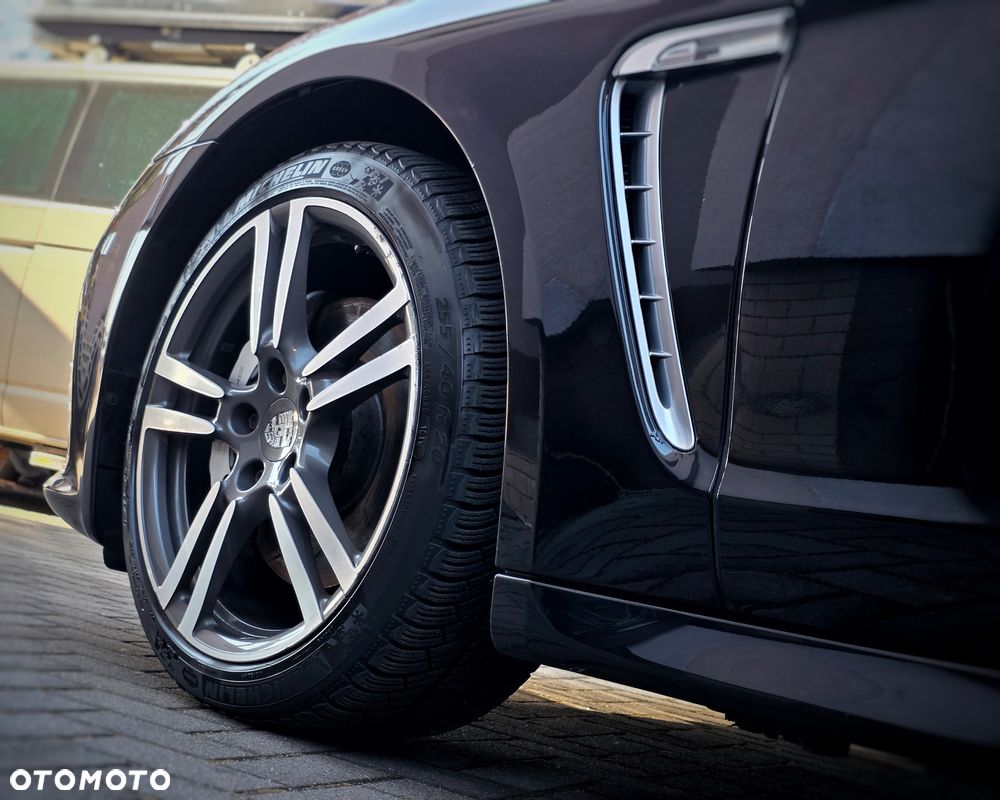 Porsche Panamera 4S - 40