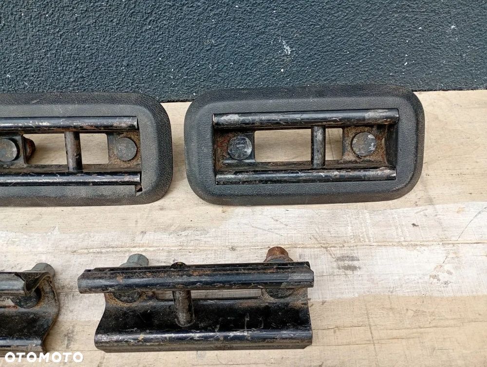 uchwyt mocowanie fotela kanapy tył vw caravelle transporter t5 7H0883873F - 5