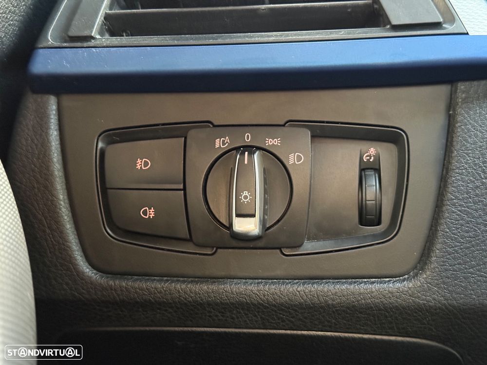 BMW 320 d Touring Pack M - 24
