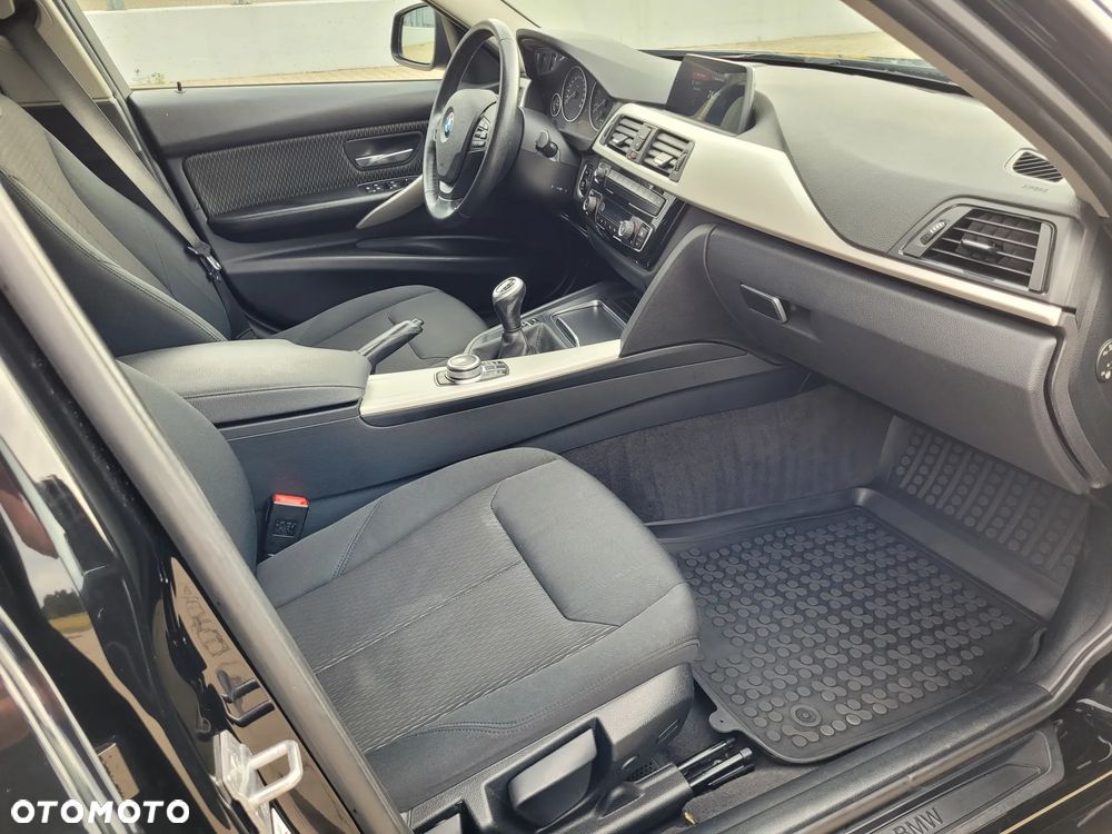 BMW Seria 3 318d - 18