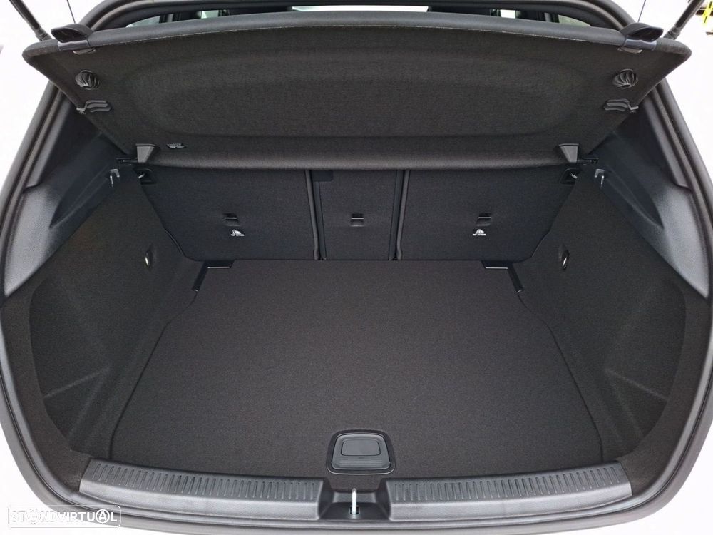 Mercedes-Benz a-180 d - 25