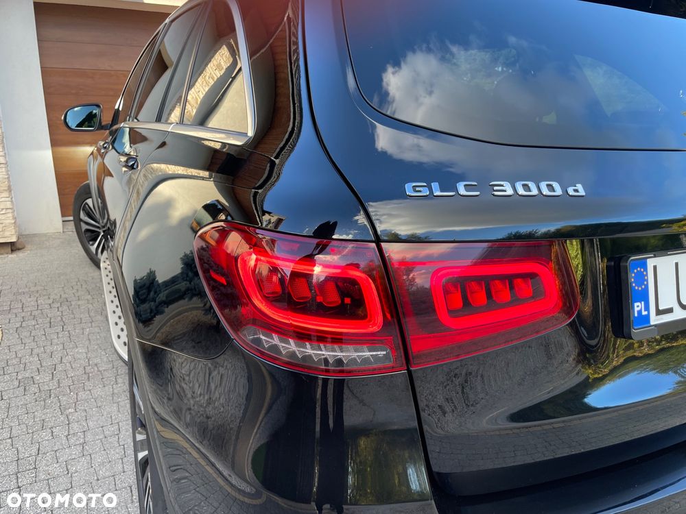 Mercedes-Benz GLC 300 d 4Matic 9G-TRONIC - 36