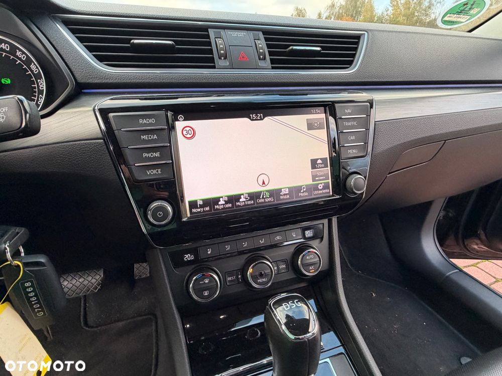 Skoda Superb 2.0 TDI DSG Sportline - 25