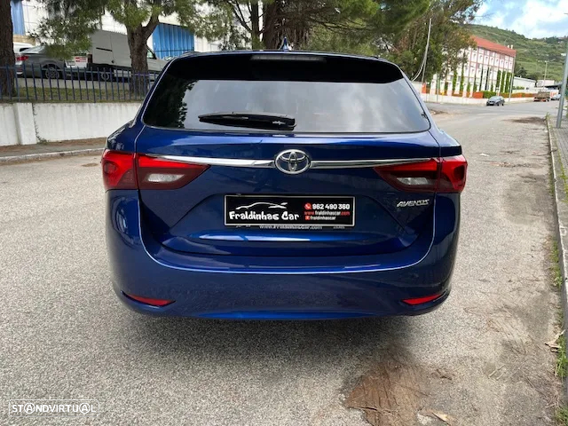Toyota Avensis Touring Sports 1.6 D-4D Exclusive+GPS - 6