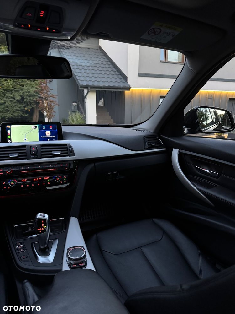 BMW Seria 3 320d xDrive - 15