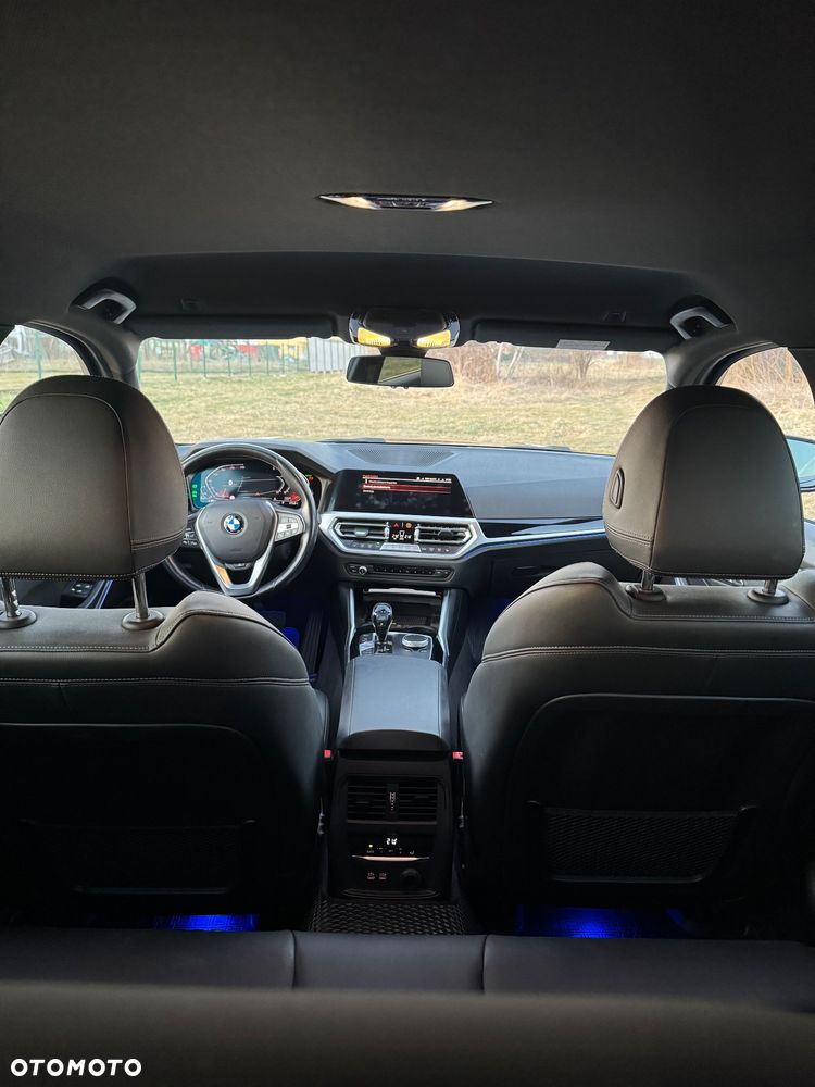 BMW Seria 3 320d Sport Line - 17