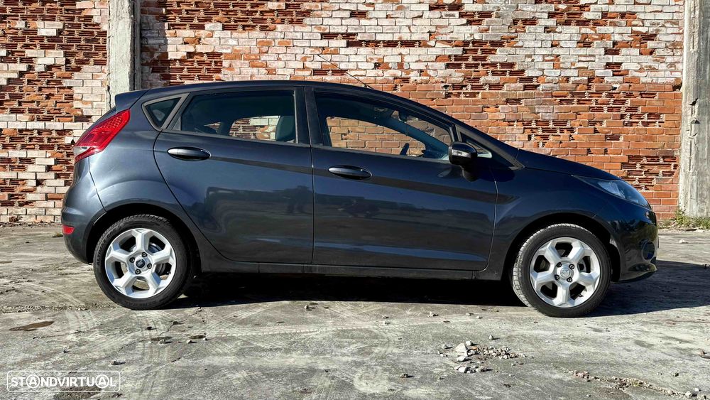 Ford Fiesta - 2