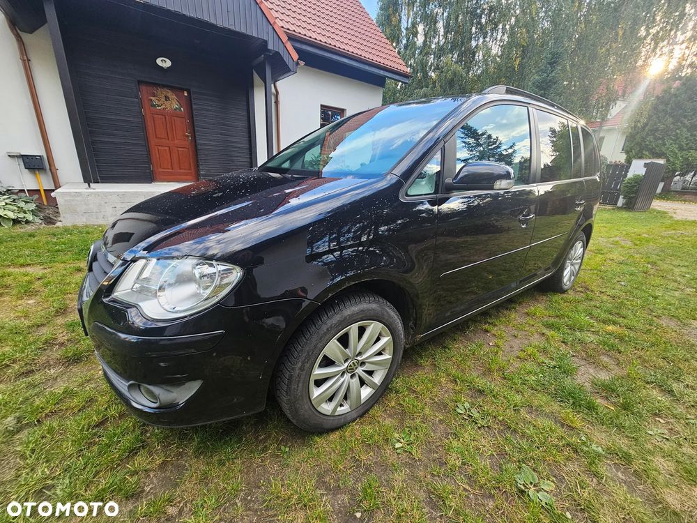 Volkswagen Touran 2.0 TDI DSG Highline - 2