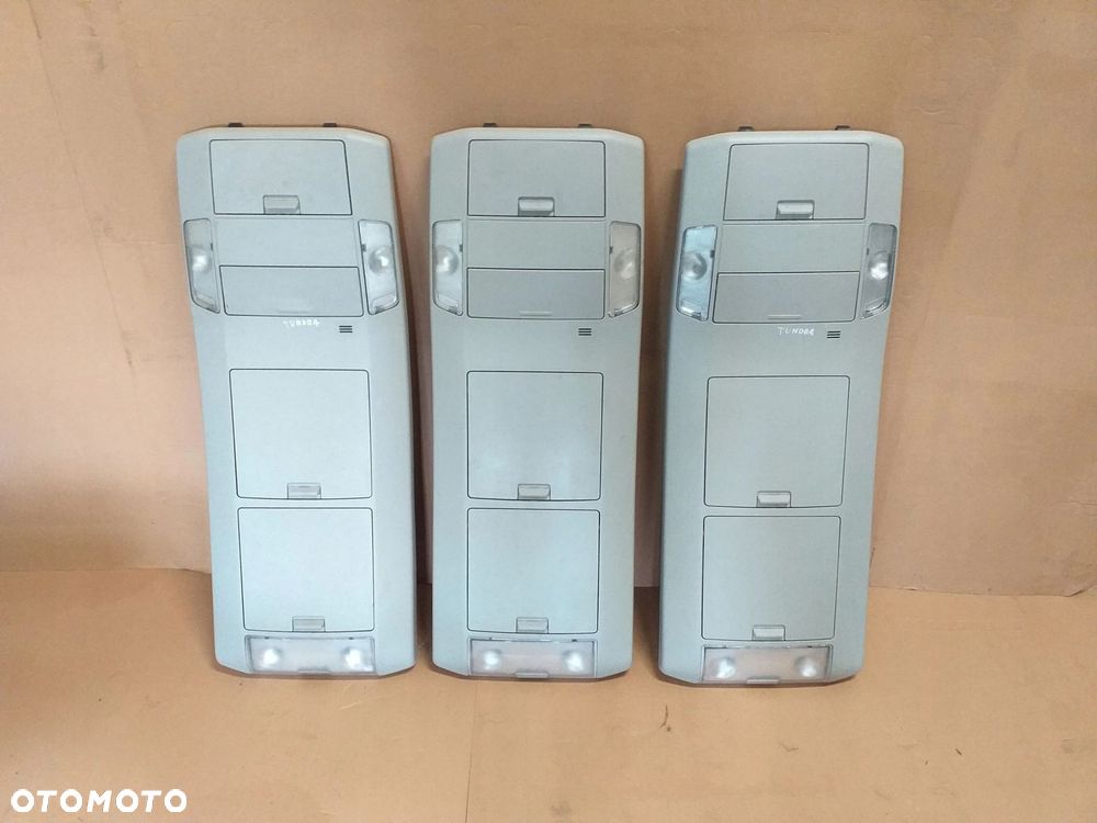 Toyota Tundra LAMPKA PODSUFITKI SCHOWEK PANEL - 1