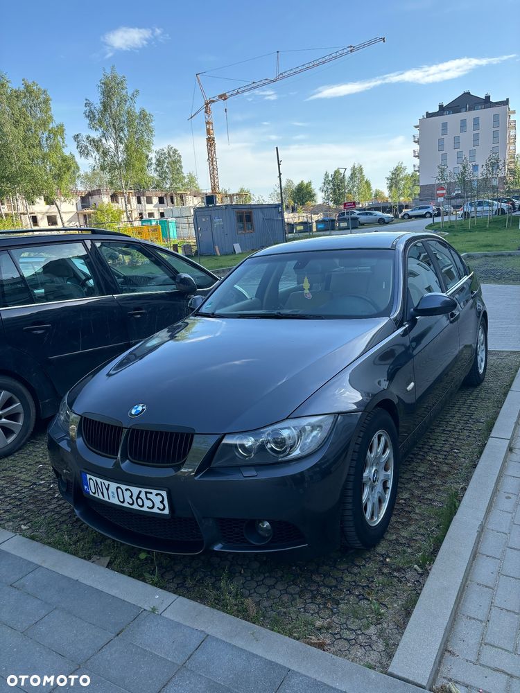 BMW Seria 3 320i - 1