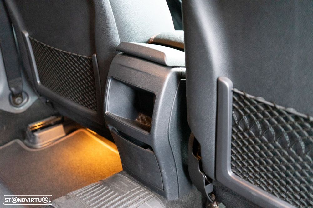 Mercedes-Benz CLA 180 d Shooting Brake AMG Line Aut. - 43