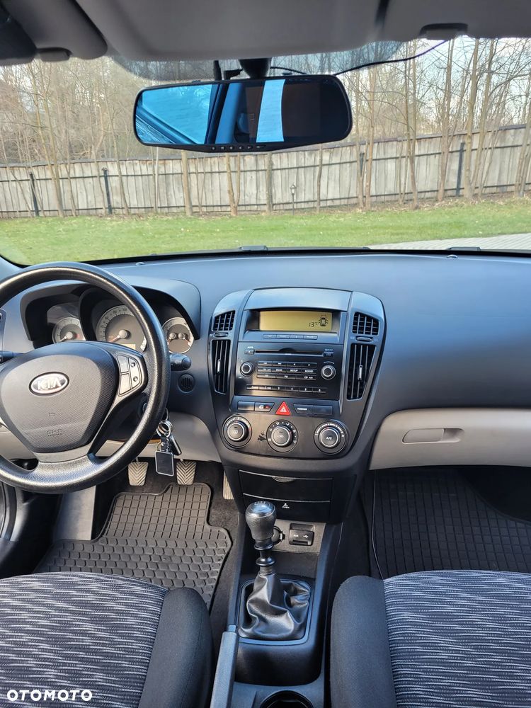 Kia Ceed 1.4 Comfort + - 8