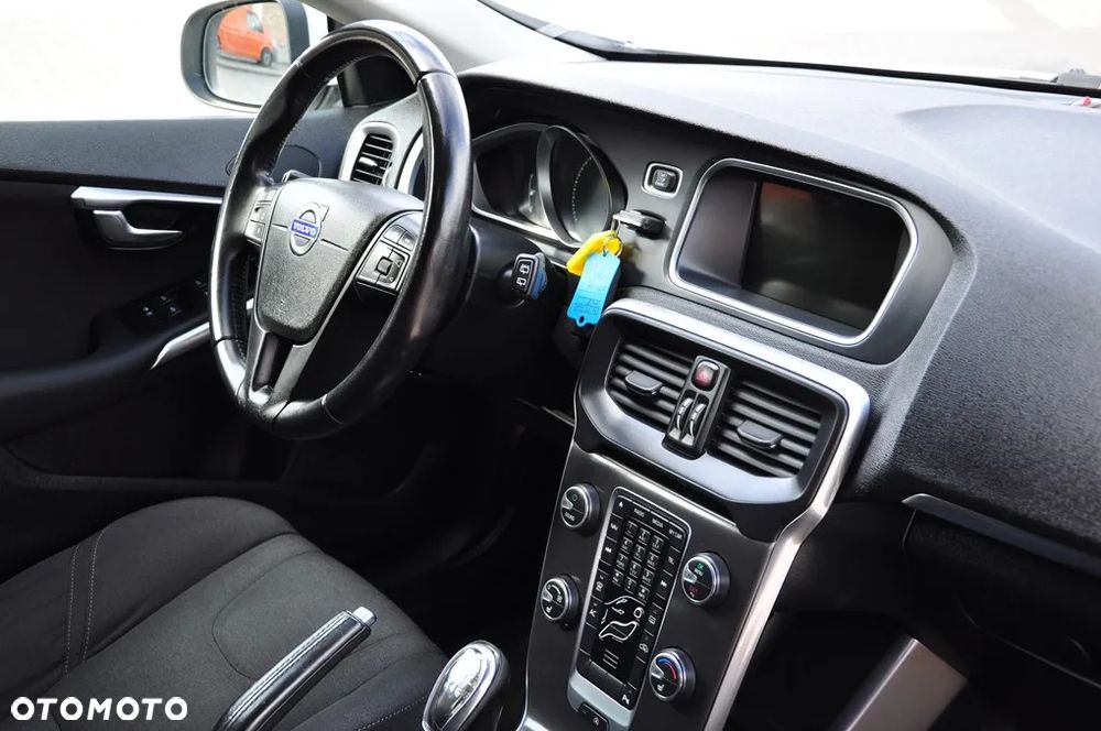 Volvo V40 D2 Momentum - 29