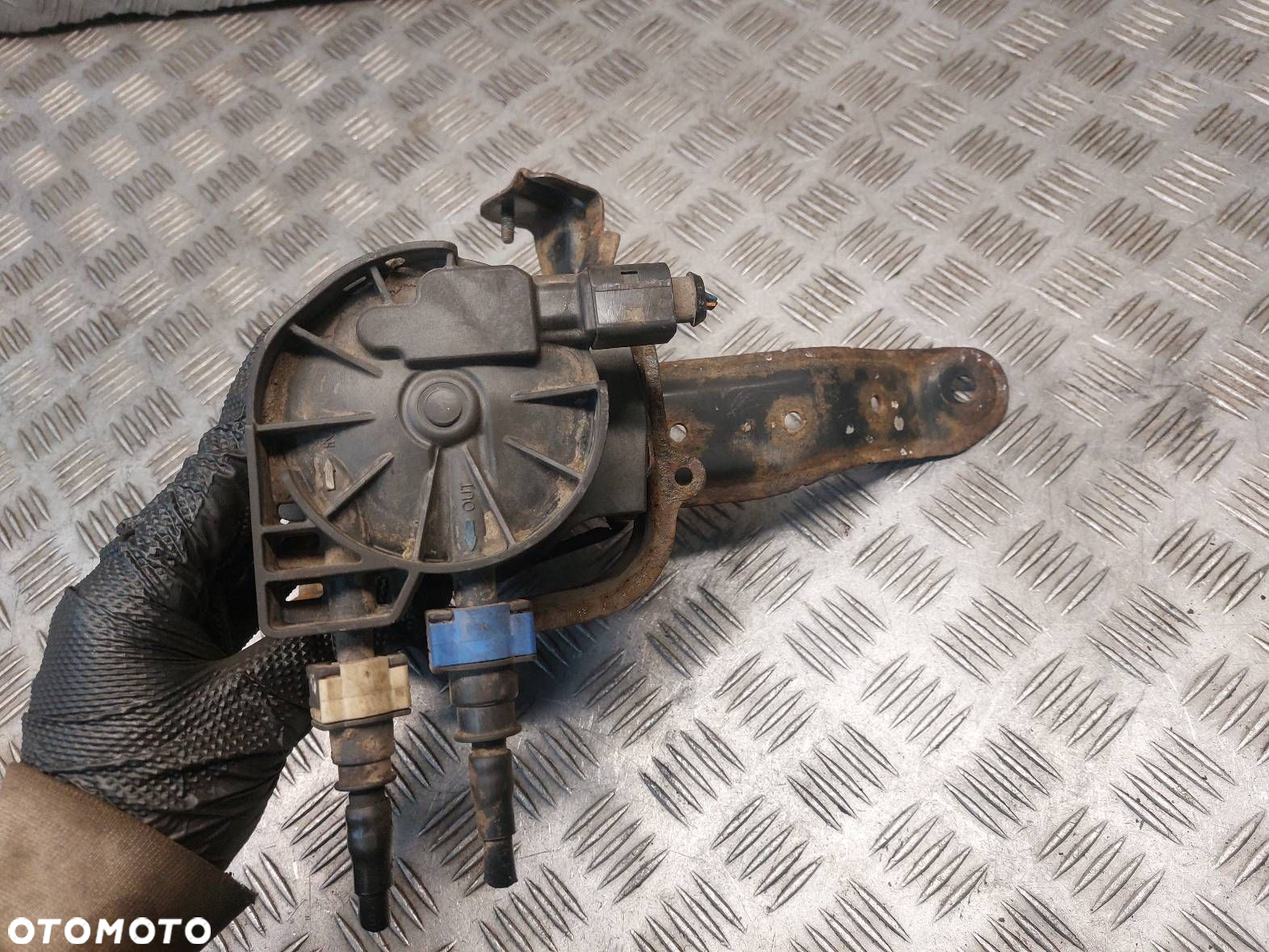 OBUDOWA PODSTAWA FILTRA PALIWA VOLVO XC60 I 2.4 D5 31342921 - 4