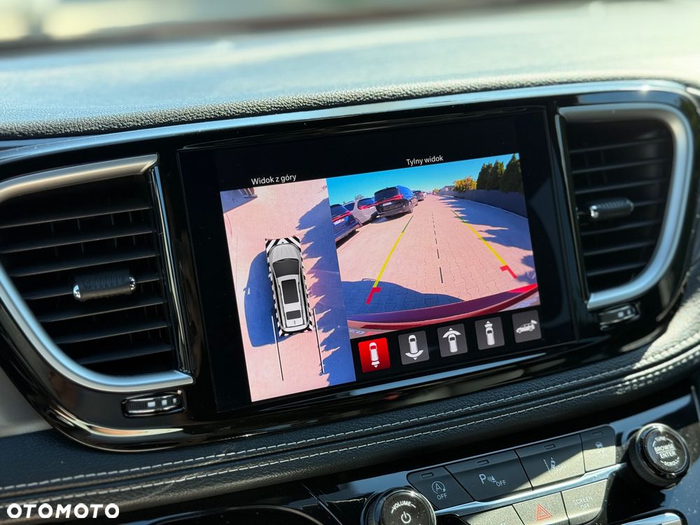 Chrysler Pacifica - 23