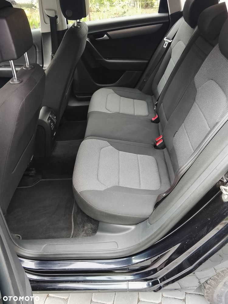 Volkswagen Passat - 8