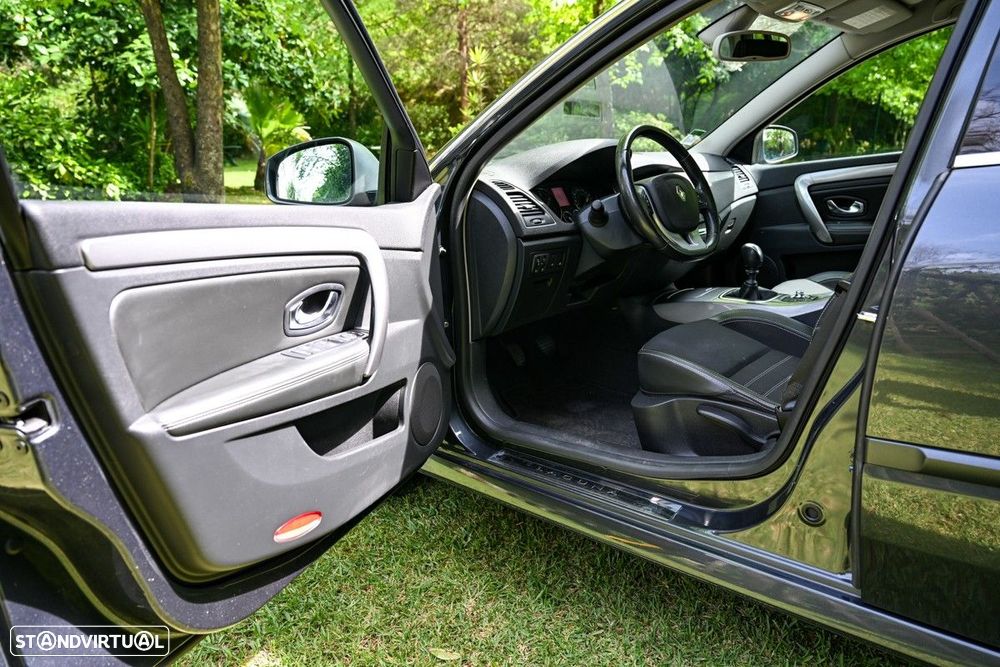 Renault Laguna Break 2.0 dCi Dynamique S 120g - 20
