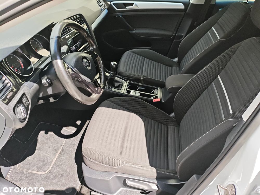 Volkswagen Golf 1.6 TDI BlueMotion Technology Cup - 18