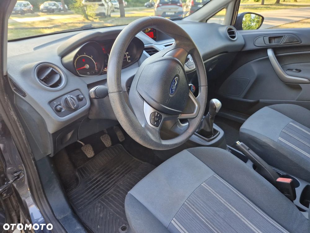 Ford Fiesta 1.25 Trend - 37