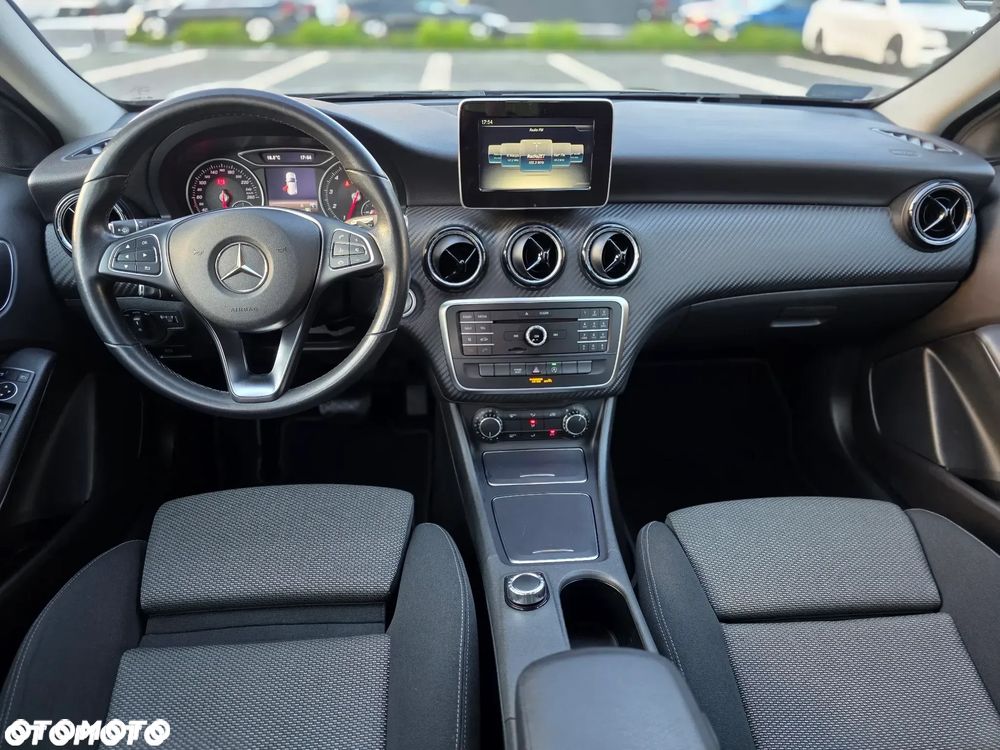 Mercedes-Benz GLA 180 7G-DCT Style - 18