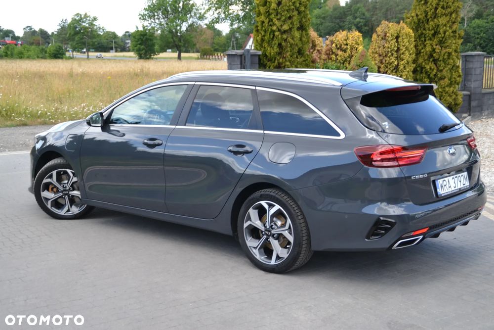 Kia Ceed 1.6 GDI DCT OPF Platinum - 38