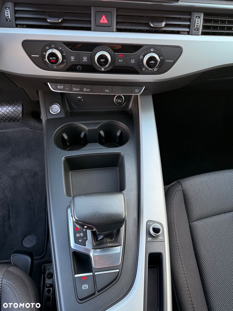 Audi A4 Avant 35 TDI mHEV S tronic - 30