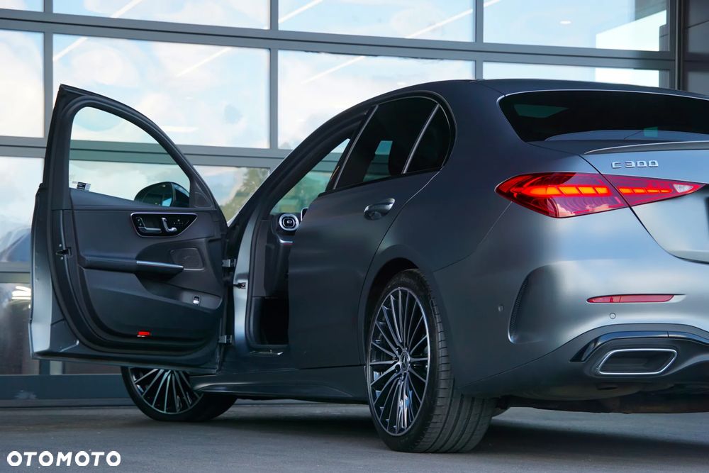 Mercedes-Benz Klasa C 300 mHEV 4-Matic AMG - 9