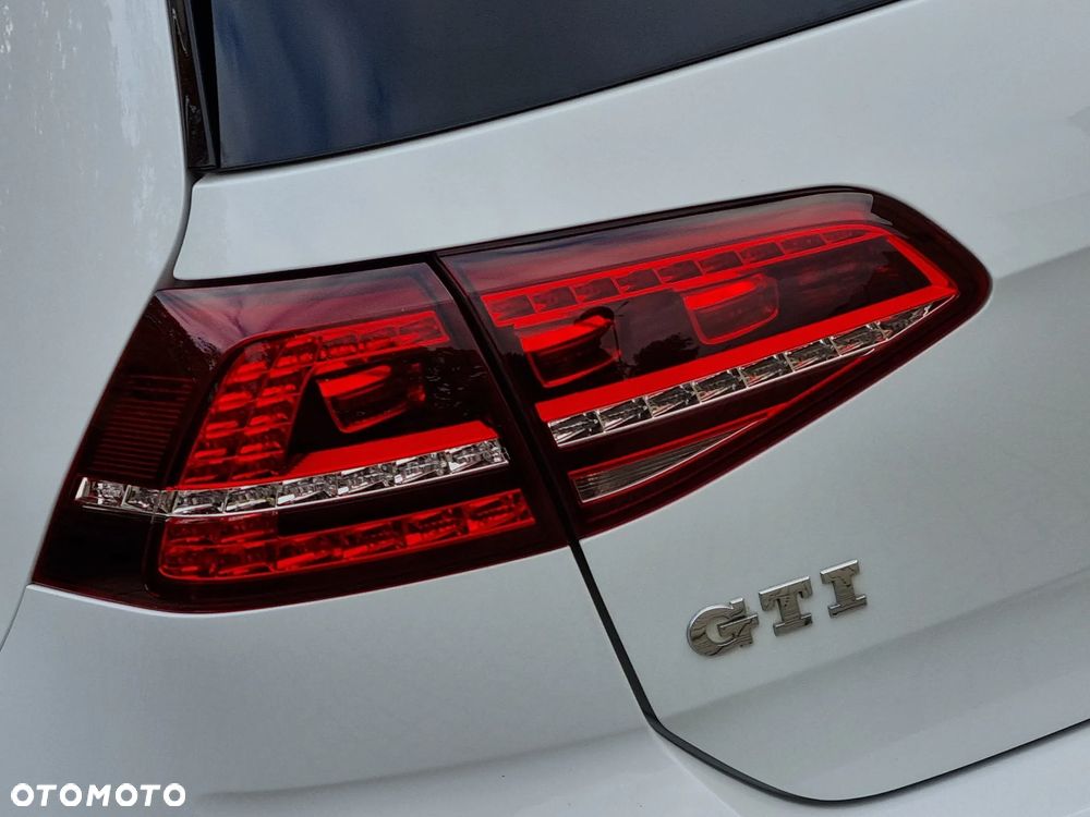 Volkswagen Golf VII 2.0 TSI BMT GTI - 17