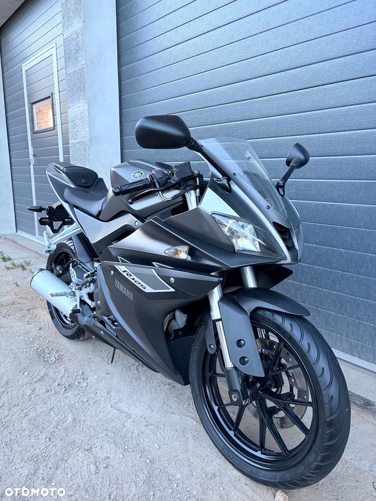 Yamaha YZF - 1