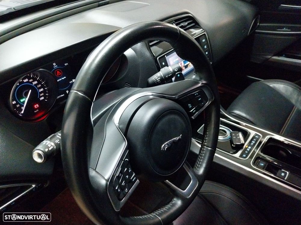 Jaguar XE 2.0 D R-Sport Aut. - 11