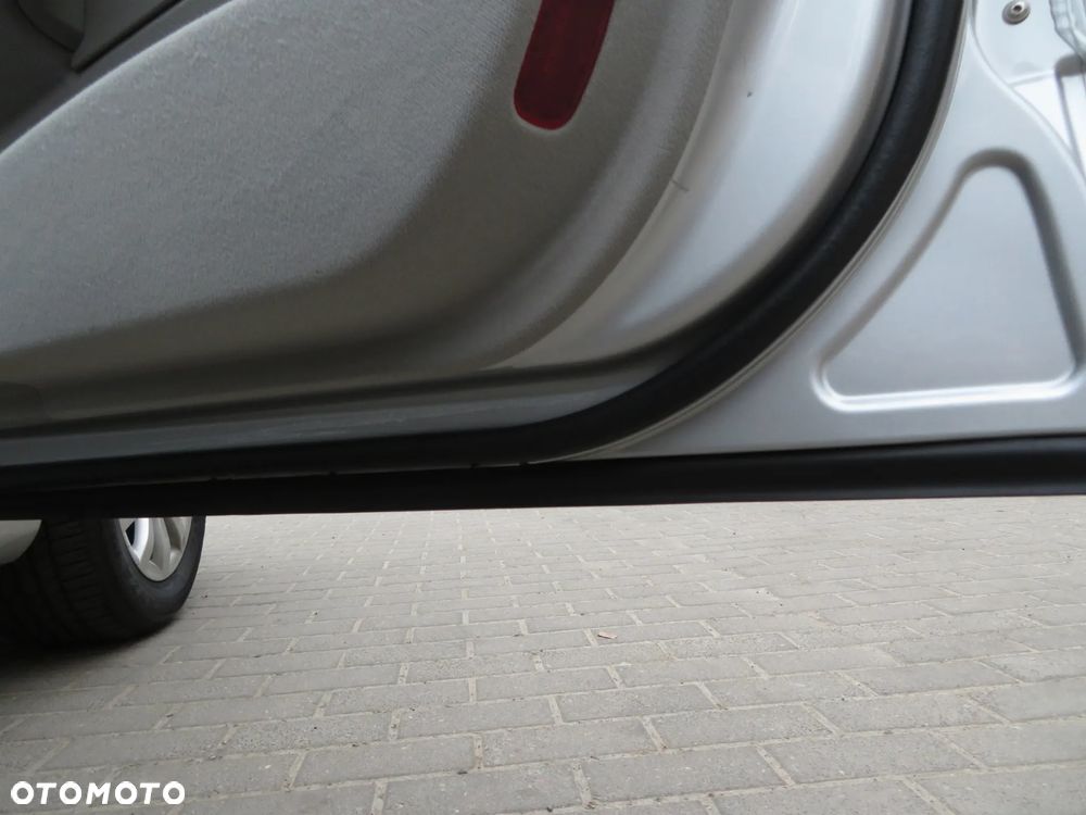 Mercedes-Benz Klasa E 320 Elegance - 35