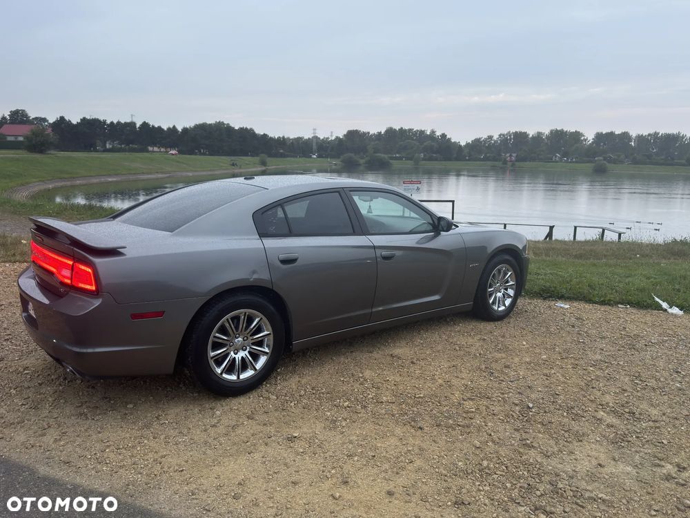 Dodge Charger 5.7 V8 RT - 3