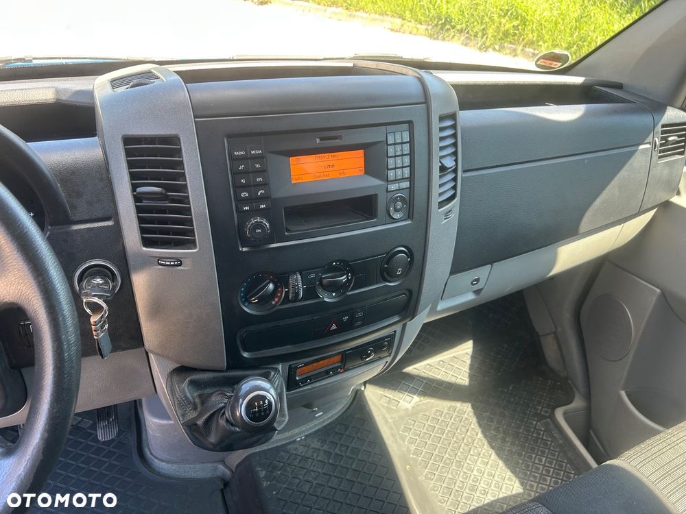 Mercedes-Benz Sprinter 316 hak przyczepa 3500kg - 22
