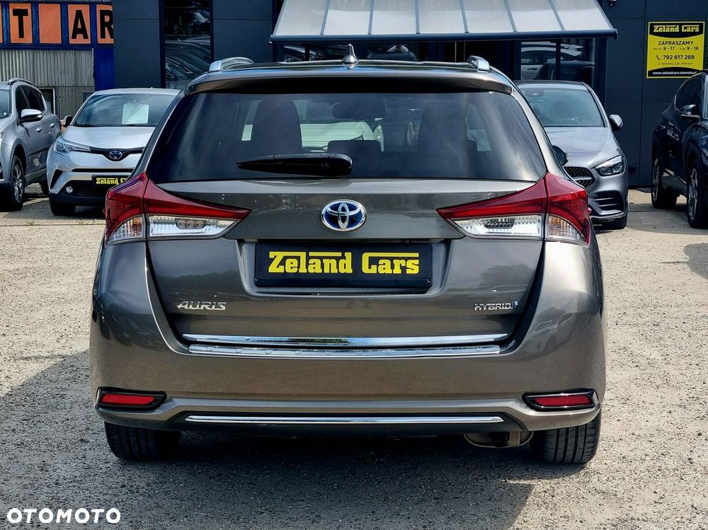 Toyota Auris Hybrid 135 Selection - 6