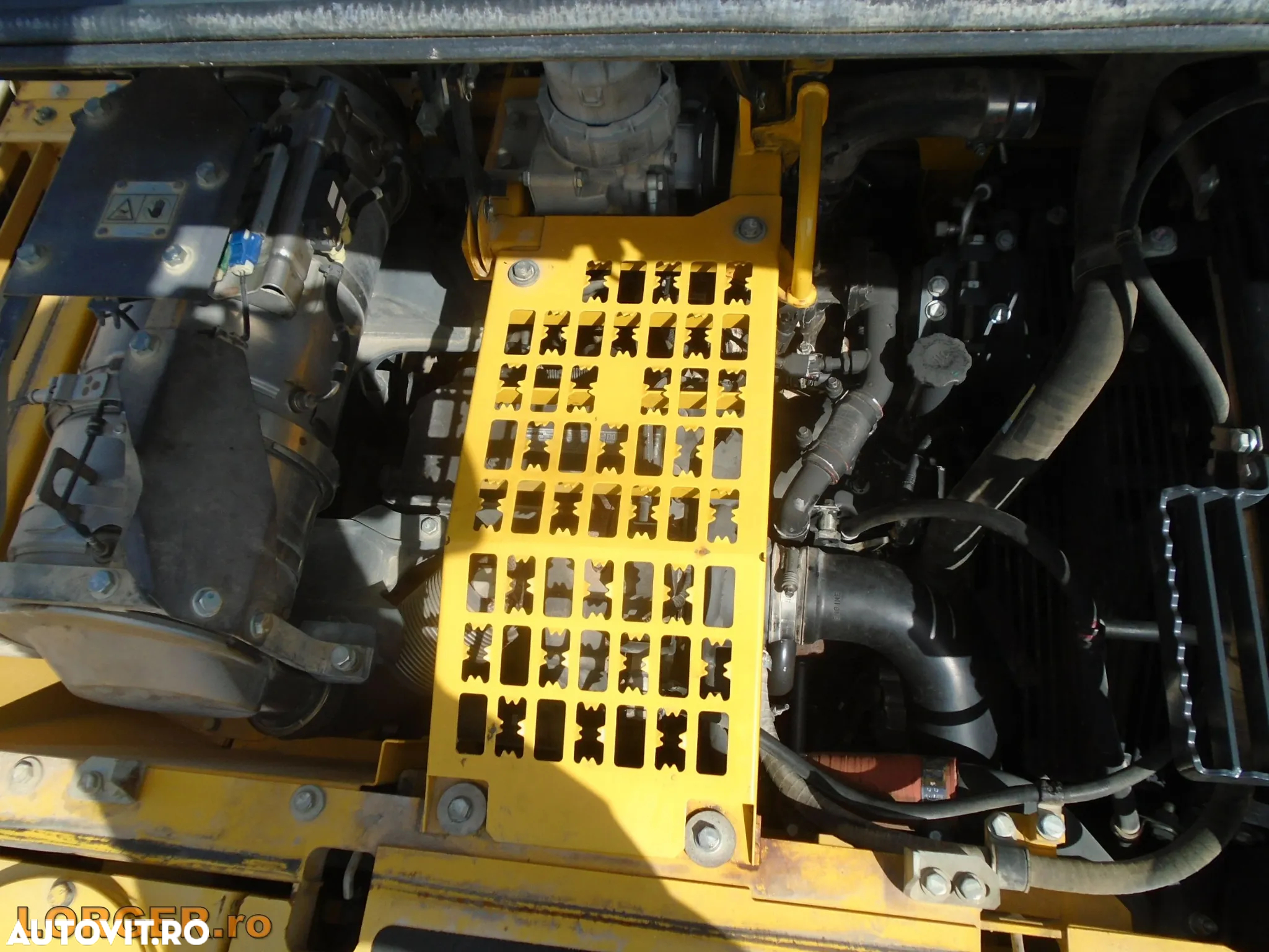Komatsu PC290 LC-10 - 9