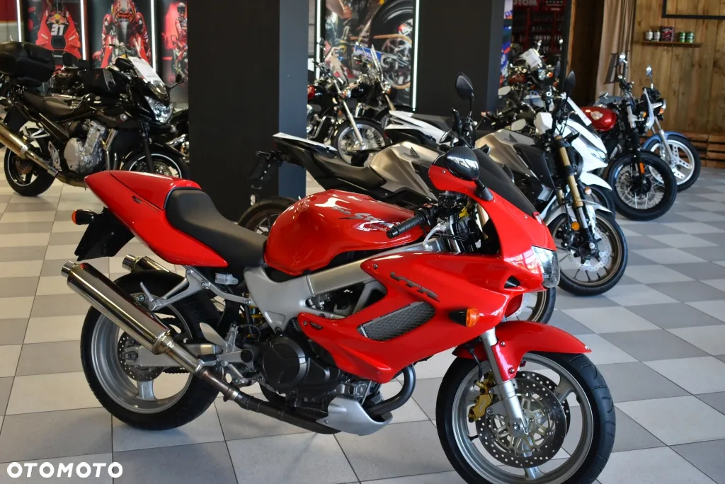 Honda VTR - 32