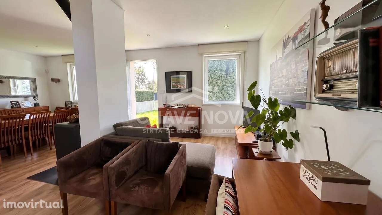 Moradia Geminada V2+1 c/ Logradouro na Senhora da Hora - Grande imagem: 4/38