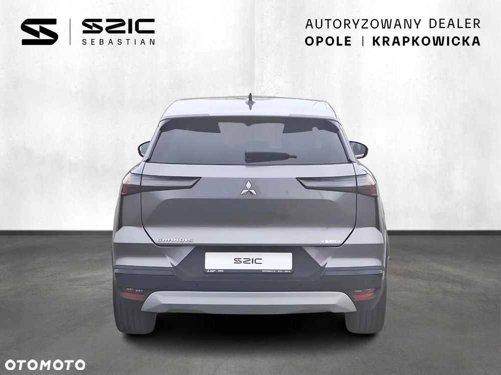 Mitsubishi Grandis - 4